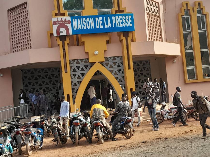 ALTERCATION À UNE CONFÉRENCE DE PRESSE : LA MAISON DE LA PRESSE MIS À SAC