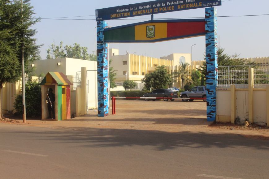 LIBERTÉ D’EXPRESSION EN CETTE PÉRIODE DE TRANSITION: REMUER SA LANGUE 1000 FOIS … 