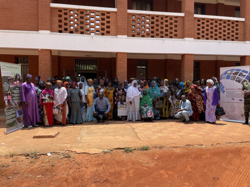 8 MARS À SIKASSO: UNE CAUSERIE ENTRE FEMMES AUTOUR DE LA COHÉSION SOCIALE ET LE CHANGEMENT CLIMATIQUE