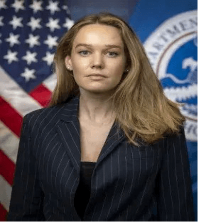 TRICIA MCLAUGHLIN, SECRETAIRE ADJOINTE AUX AFFAIRES PUBLIQUES DU DEPARTEMENT DE LA SECURITE INTERIEURE DES ETATS-UNIS