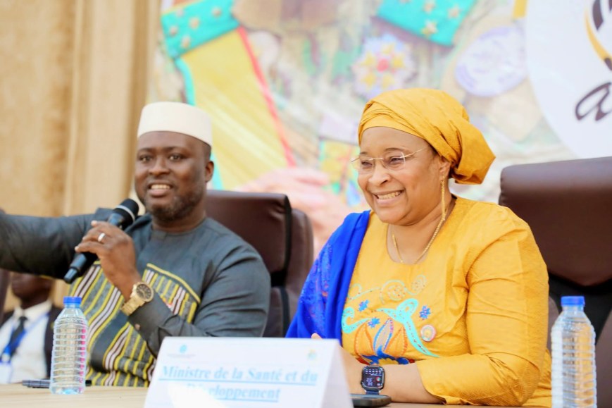 𝐀 𝐥’𝐄𝐜𝐨𝐥𝐞 𝐝𝐞 𝐥𝐚 𝐂𝐢𝐭𝐨𝐲𝐞𝐧𝐧𝐞𝐭𝐞́: Le 𝐌𝐢𝐧𝐢𝐬𝐭𝐫𝐞 𝐝𝐞 𝐥𝐚 𝐒𝐚𝐧𝐭𝐞́ 𝐞́𝐜𝐡𝐚𝐧𝐠𝐞 𝐚𝐯𝐞𝐜 𝐥𝐚 𝐣𝐞𝐮𝐧𝐞𝐬𝐬𝐞 𝐬𝐮𝐫 𝐥𝐞𝐬 𝐞𝐧𝐣𝐞𝐮𝐱 𝐝𝐮 𝐬𝐲𝐬𝐭𝐞̀𝐦𝐞 𝐬𝐚𝐧𝐢𝐭𝐚𝐢𝐫𝐞 