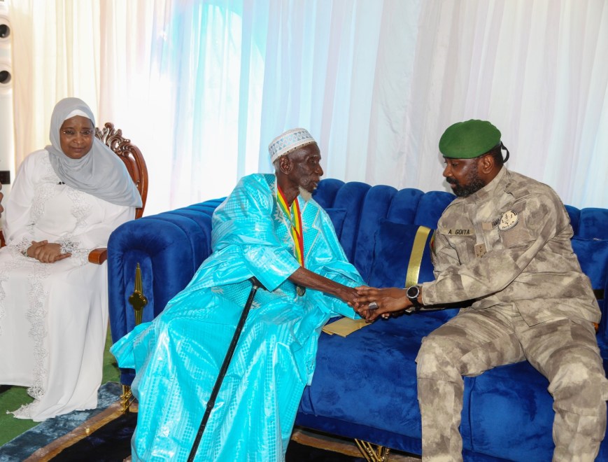 ASSIMI GOÏTA CHEZ LE DOYEN DE BAMAKO: Un hommage fort pour lancer le Mois de la Solidarité 