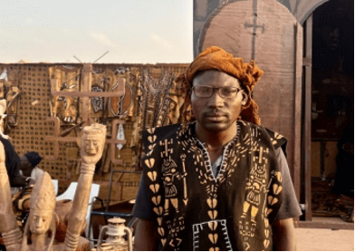 BONNETS DOGONS: Symbole d’autorité, initiation et identité masculine