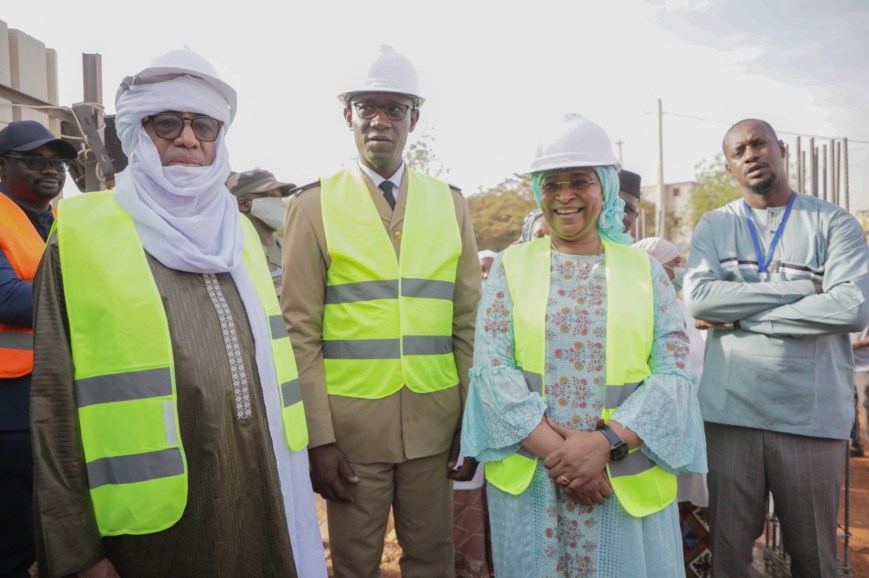 𝐏ROGRAMME PRÉSIDENTIEL D’URGENCE HOSPITALIÈRE: V𝐢𝐬𝐢𝐭𝐞 𝐝𝐞 𝐭𝐞𝐫𝐫𝐚𝐢𝐧 𝐚̀ 𝐁𝐚𝐦𝐚𝐤𝐨