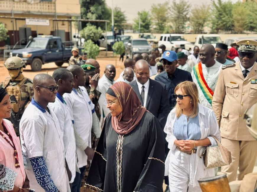 𝐊𝐚𝐲𝐞𝐬 : 𝐈𝐧𝐚𝐮𝐠𝐮𝐫𝐚𝐭𝐢𝐨𝐧 𝐝’𝐮𝐧𝐞 𝐜𝐞𝐧𝐭𝐫𝐚𝐥𝐞 𝐝𝐞 𝐩𝐫𝐨𝐝𝐮𝐜𝐭𝐢𝐨𝐧 𝐝’𝐨𝐱𝐲𝐠𝐞̀𝐧𝐞 𝐦𝐞́𝐝𝐢𝐜𝐚𝐥 𝐚̀ 𝐥’𝐡𝐨̂𝐩𝐢𝐭𝐚𝐥 𝐅𝐨𝐮𝐬𝐬𝐞𝐲𝐧𝐢 𝐃𝐚𝐨𝐮