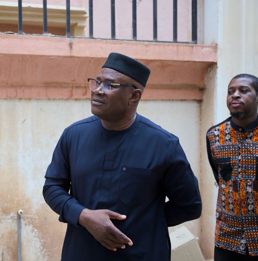 CONTINUITÉ DES SERVICES : le Médecin Général de Brigade Boubacar Dembélé inspecte les installations solaires