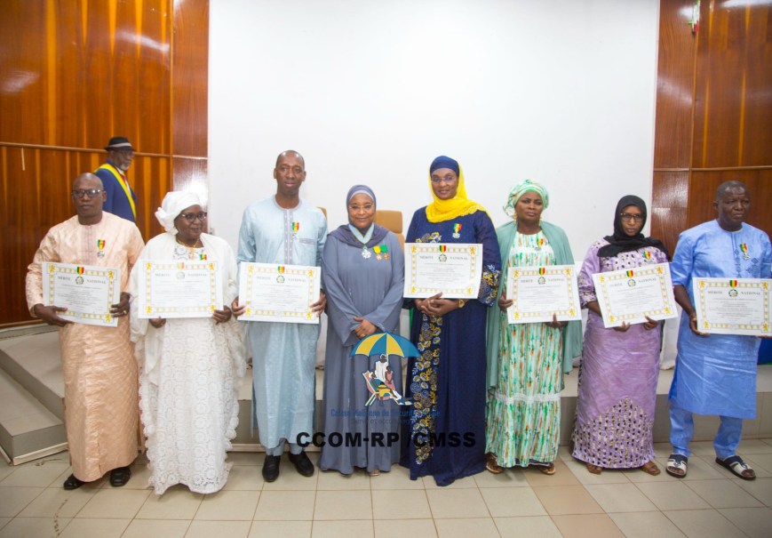 LA NATION RECONNAISSANTE:  26 cadres de la Santé et du Développement Social décorés